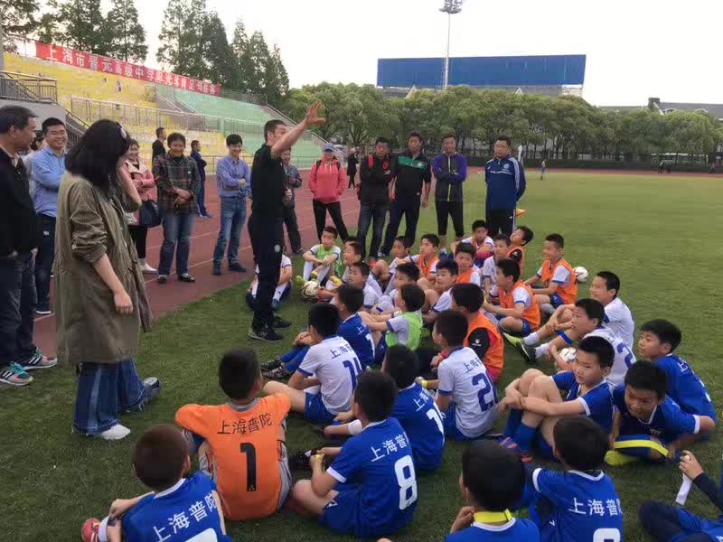 Luke delivers a training session for a group of children