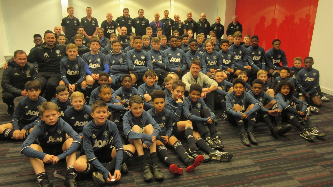 Michael Carrick with Man Utd academy players