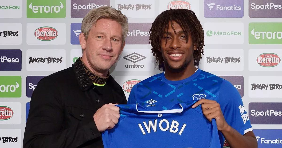 Alex Iwobi with former Everton Director of Football Marcel Brands